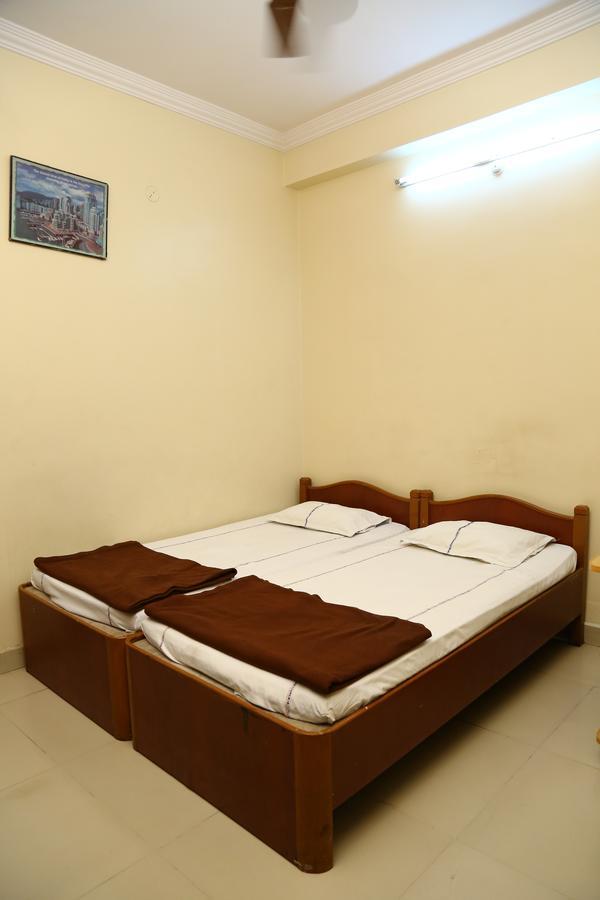 Sri Sai Krishna Deluxe Lodge Haidarábád Kültér fotó