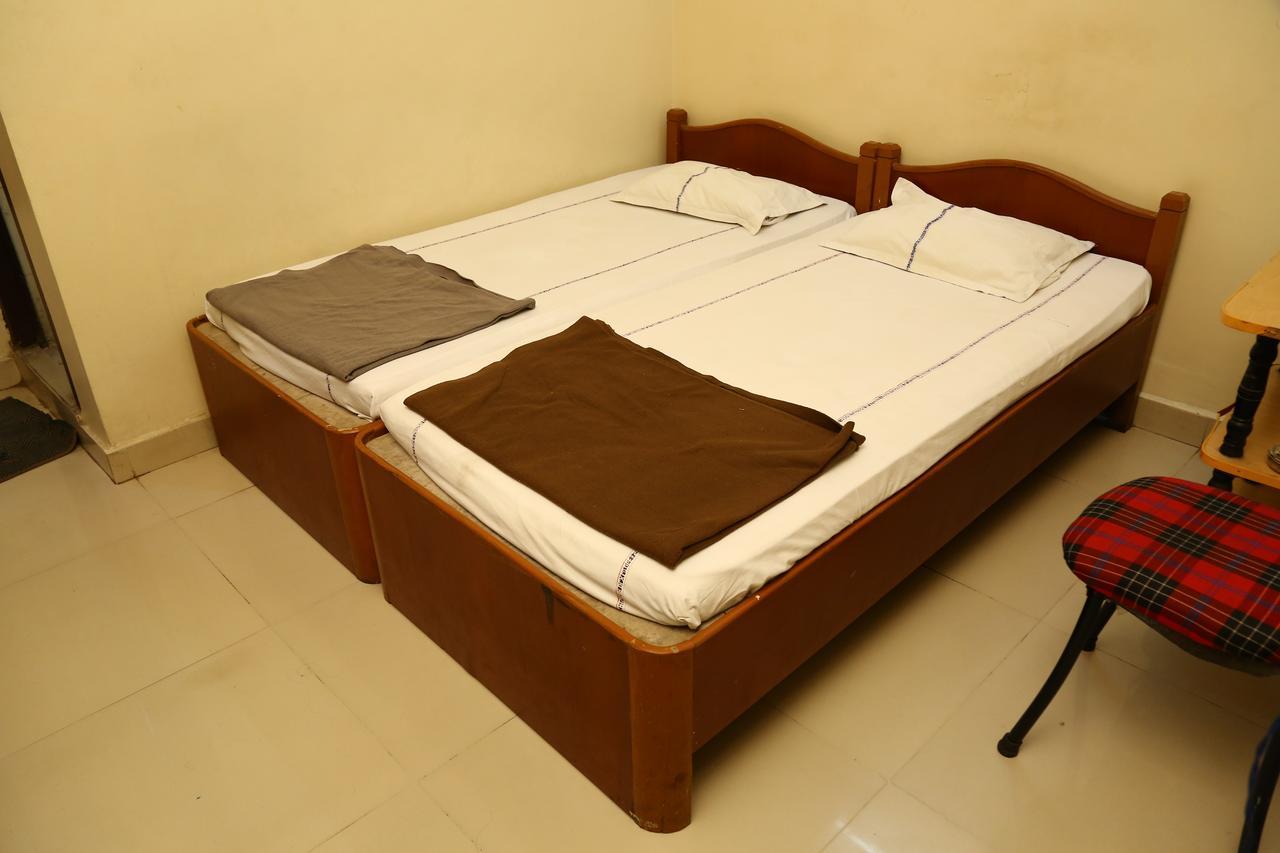 Sri Sai Krishna Deluxe Lodge Haidarábád Kültér fotó